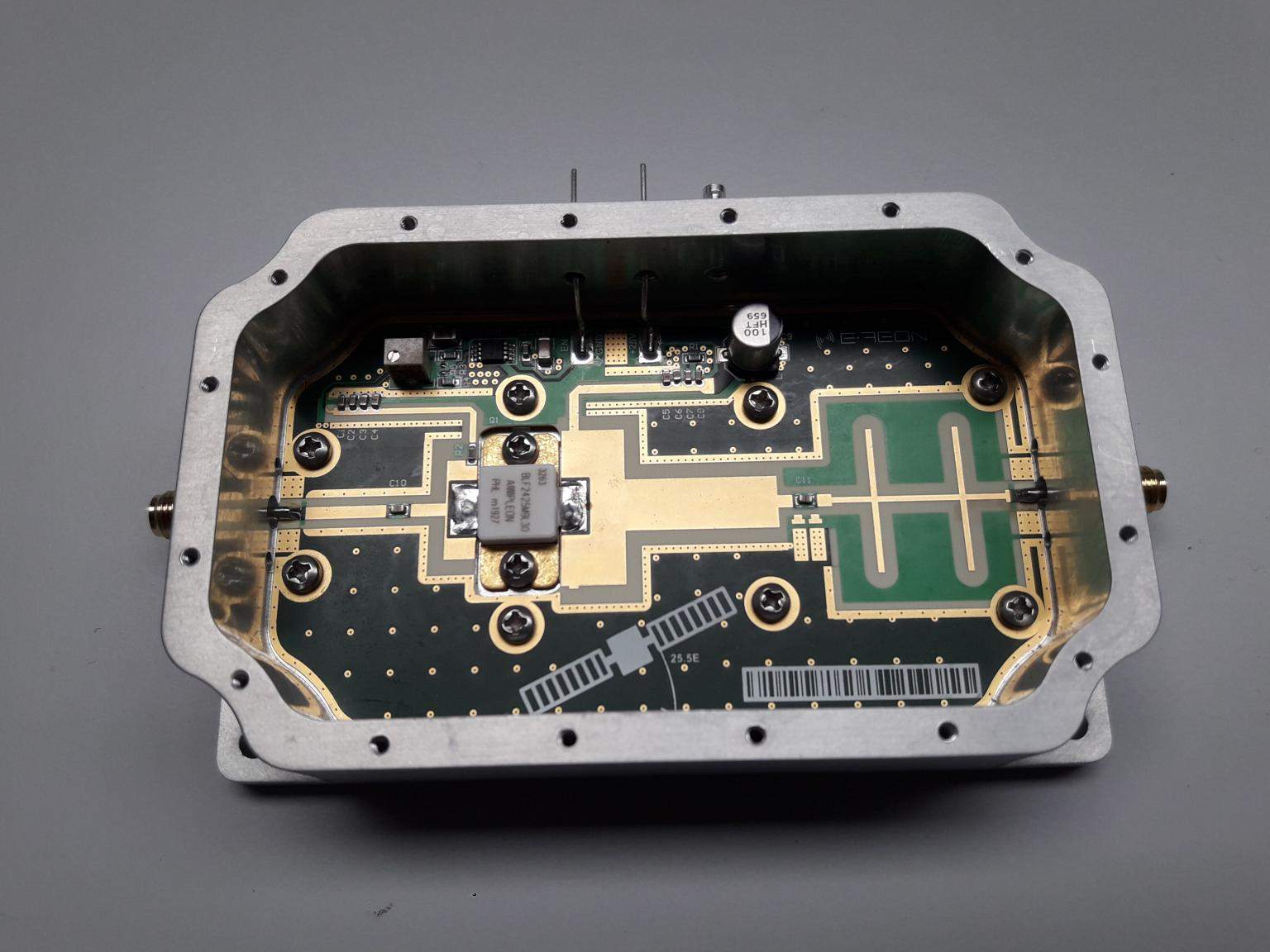 E-REON 30 W RF amplifier PCB installed in an aluminium enclosure
