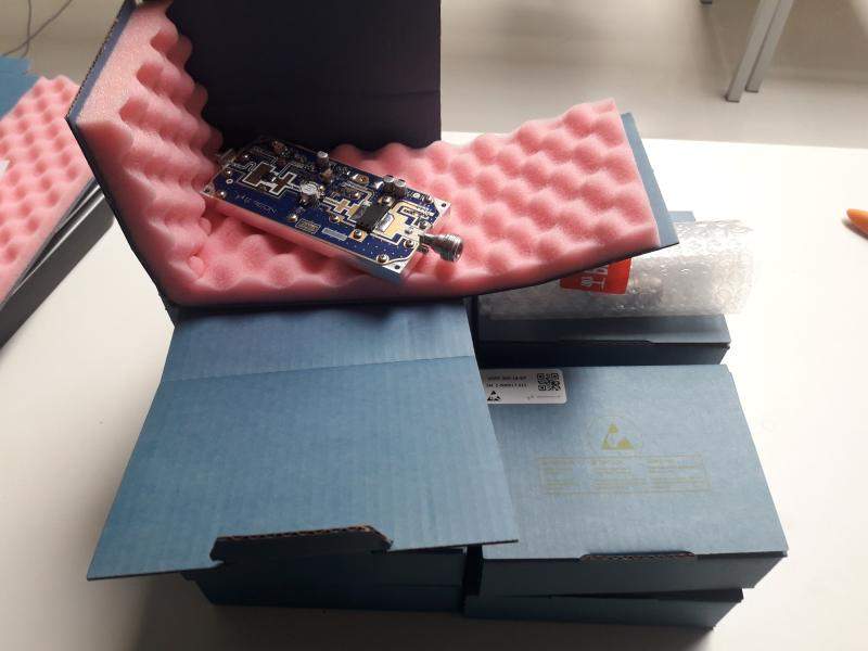 E-REON 2.4 GHz power-amplifier pallet packed in protective material