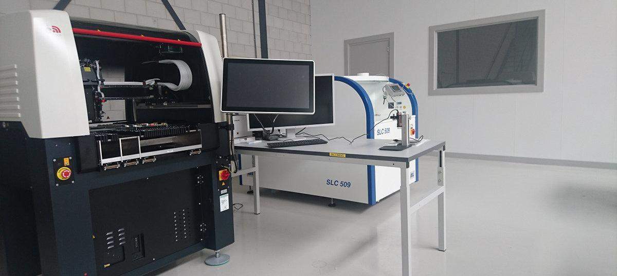 E-REON in-house pick-and-place and vapor-phase soldering equipment